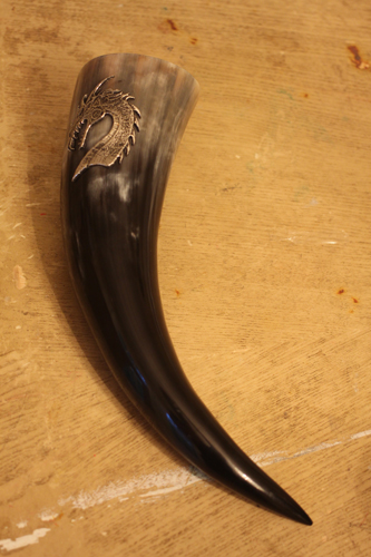 Drinking horn with dragon Drinking horn with dragon